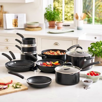 Lakeland Classic 20cm Aluminium Lidded Saucepan 2.8L image(4)