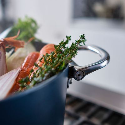 Joseph Joseph Space 23cm Saucepan with Lid and Folding Handles image(5)