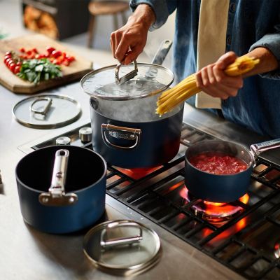 Joseph Joseph Space 23cm Saucepan with Lid and Folding Handles image(6)