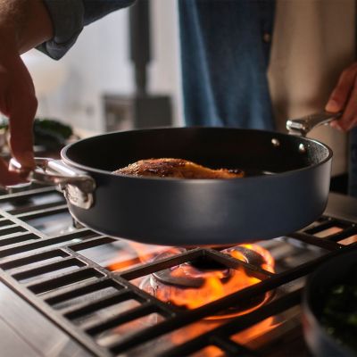 Joseph Joseph Space 28cm Frying Pan with Folding Handles image(5)