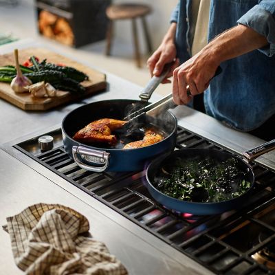 Joseph Joseph Space 28cm Frying Pan with Folding Handles image(6)