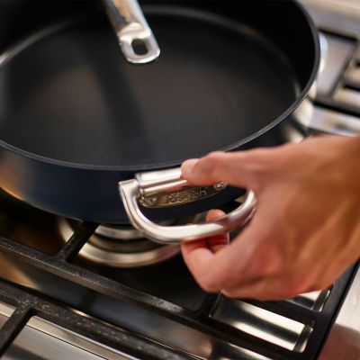 Joseph Joseph Space 28cm Sauté Pan with Lid and Folding Handles image(4)
