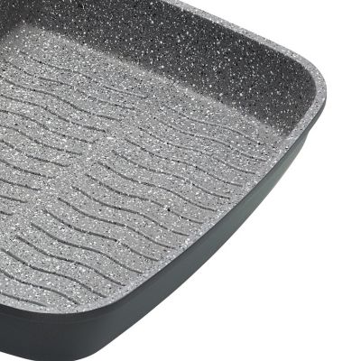 MasterClass 32cm Cast Aluminium 3-Section Griddle Pan image(3)