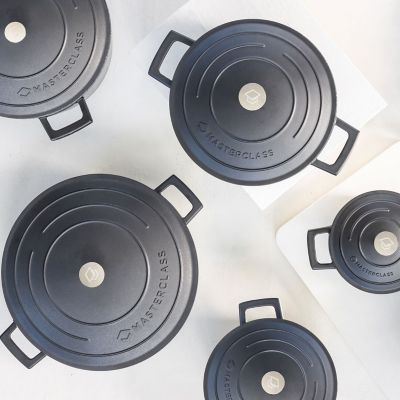 MasterClass 24cm Cast Aluminium Shallow Casserole Dish Black  image(8)