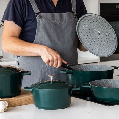MasterClass 24cm Cast Aluminium Casserole Dish Hunter Green  image(5)