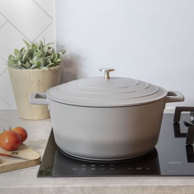 MasterClass 28cm Cast Aluminium Casserole Dish Grey Ombre image(2)