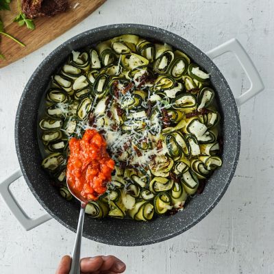 MasterClass 28cm Cast Aluminium Casserole Dish Cream image(9)