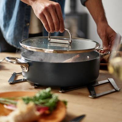 Joseph Joseph Space 28cm Shallow Casserole Dish with Lid and Folding Handles image(7)