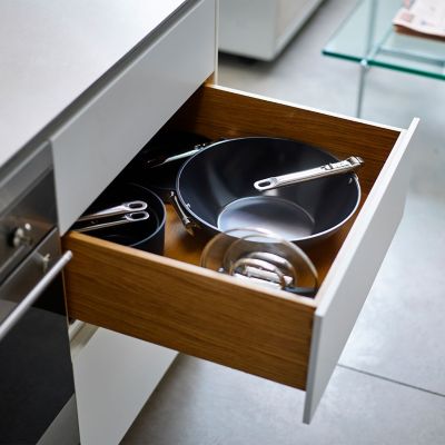 Joseph Joseph Space 32cm Aluminium Wok wiht Folding Handles image(6)