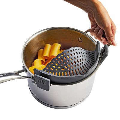Lakeland Clip-on Pot Strainer image(1)