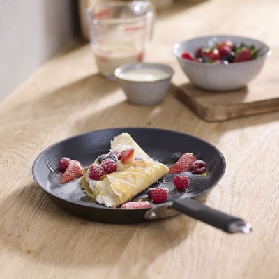 Lakeland Fusion 26cm Crepe Pan image(6)