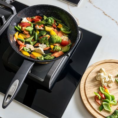 Zyliss Ultimate Ceramic 24cm Frying Pan image(2)