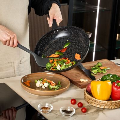 Zyliss Ultimate Ceramic 28cm Frying Pan image(2)