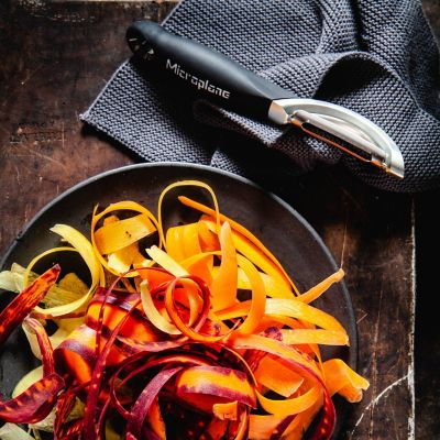 Microplane Professional Straight Peeler  image(2)