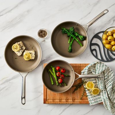 Lakeland Tri-Tanium Elite Frying Pan 28cm image(5)