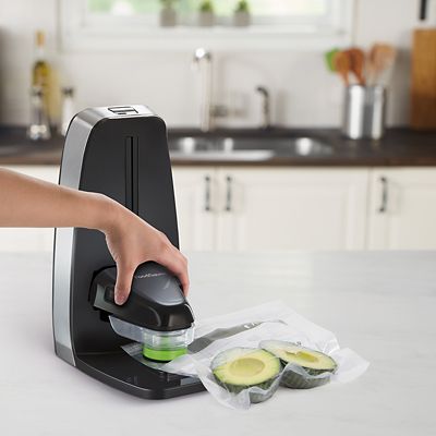 FoodSaver Vertical Vacuum Sealer with 700ml Container and Bags FFS010 image(6)