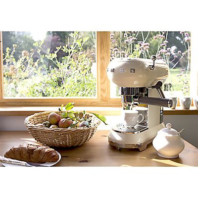 Smeg Espresso Coffee Machine Cream ECF01CRUK image(4)