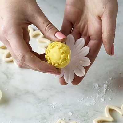 Easy Dahlia, Chrysanthemum and Water Lily Icing Cutters – Set of 3 image(10)