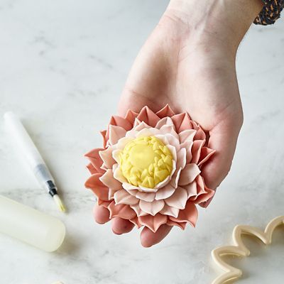 Easy Dahlia, Chrysanthemum and Water Lily Icing Cutters – Set of 3 image(2)