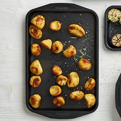 Circulon Ultimum Oven Tray and Roaster Set image(2)