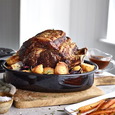 Enamel Self Basting Oval Roasting Tin with Lid image(9)