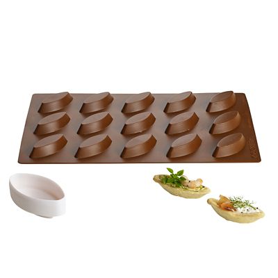 Bateau Shaped Silicone Mould with Pastry Plunger Cutter - (Image 3)