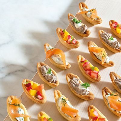 Bateau Shaped Silicone Mould with Pastry Plunger Cutter - (Image 4)