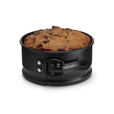 Lakeland cake outlet tins