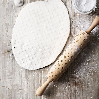 Embossed Star Pattern Wooden Rolling Pin image(4)