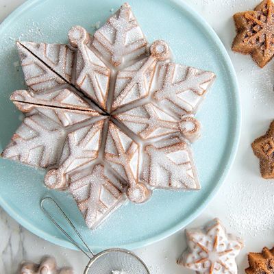 Nordic Ware Frozen Snowflake Pan image(2)