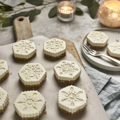 Lakeland Christmas Snowflake Silicone Mould image(2)