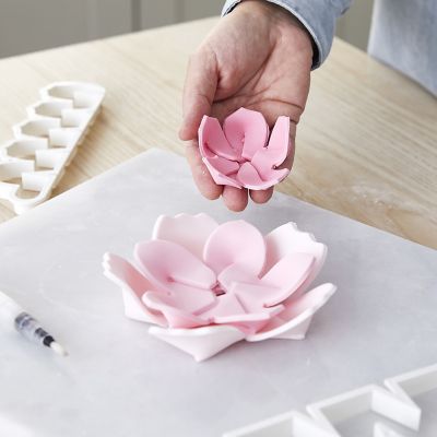 3-Piece PME Large Flower Icing Cutter Set image(7)