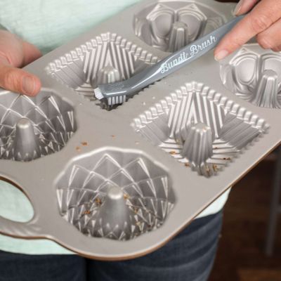 Nordic Ware Bundt Tin 3-in-1 Cleaning Tool image(2)