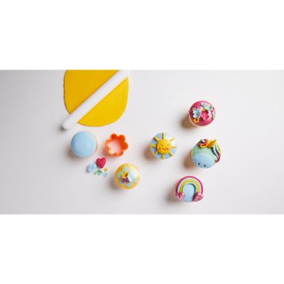 Renshaw Personalise Me! Rainbow and Unicorn Icing and Decorating Kit  image(4)