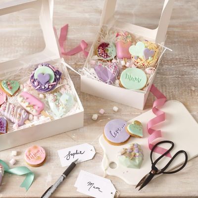 16cm Square White Flat-Pack Cardboard Cake Treat Boxes – Set of 2 image(2)