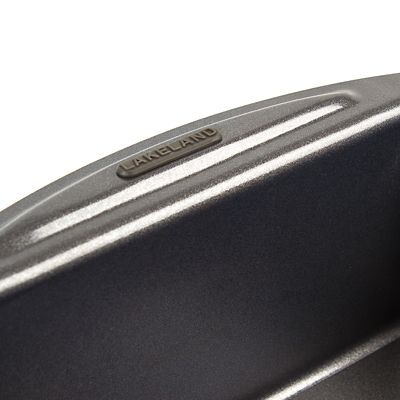 Lakeland Blue 18cm Loose Based Deep Square Tin image(4)