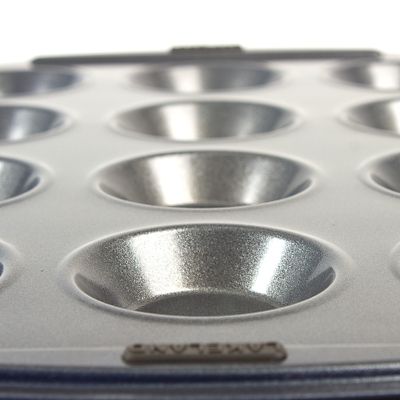 Lakeland Blue 12 Hole Shallow Bun Tin image(4)