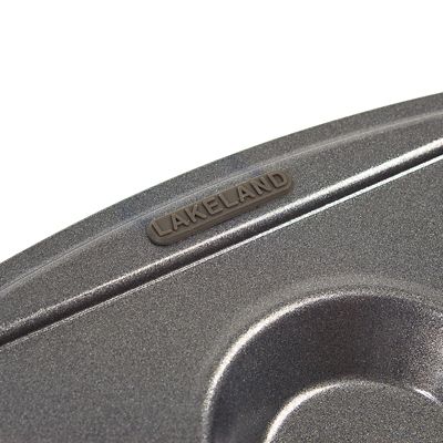 Lakeland Blue 12 Hole Shallow Bun Tin image(5)