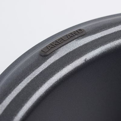 Lakeland Blue 23cm L-based Deep Cake Tin image(4)