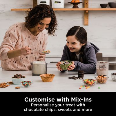 Ninja CREAMi​ Ice Cream and Frozen Dessert Maker NC300UK image(9)