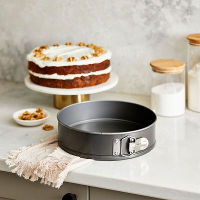 Lakeland 24cm Springform Cake Tin image(2)
