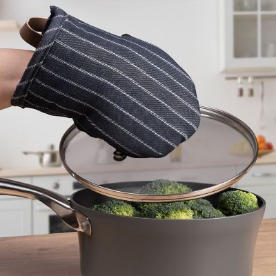 2 Cuisinart Neoprene Mini Oven Mitts Herringbone - Colours Vary image(3)