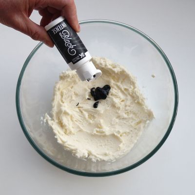 Squires Kitchen Intense Black Food Colouring 50g image(4)
