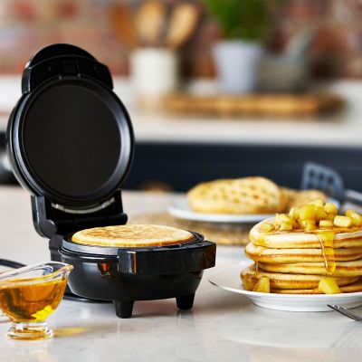 Lakeland 2 in 1 Waffle and Pancake Maker image(2)