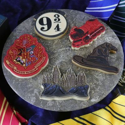 Harry Potter Platform 9¾ Cookie Cutter and Embosser image(12)