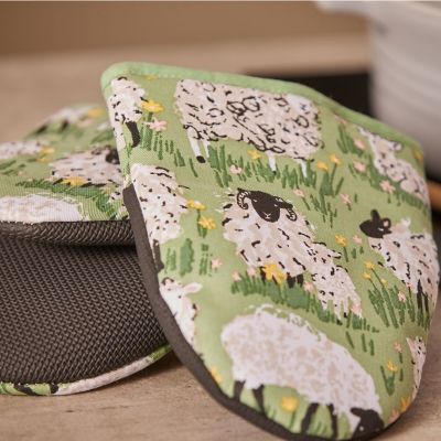 Ulster Weavers Woolly Sheep Microwave Mitts image(2)