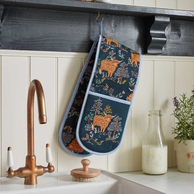 Ulster Weavers Connie the Cow Double Oven Glove image(2)