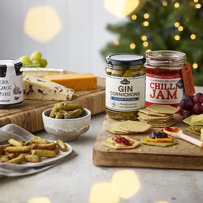 Crackers for Cheese Gift Tin 375g - (Image 2)