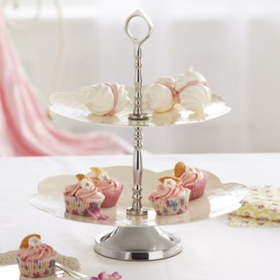 Two Tier Daisy Cake Stand Lakeland