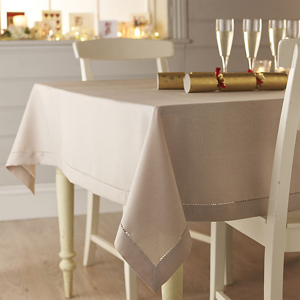 Sand Linen-Look Tablecloth image()